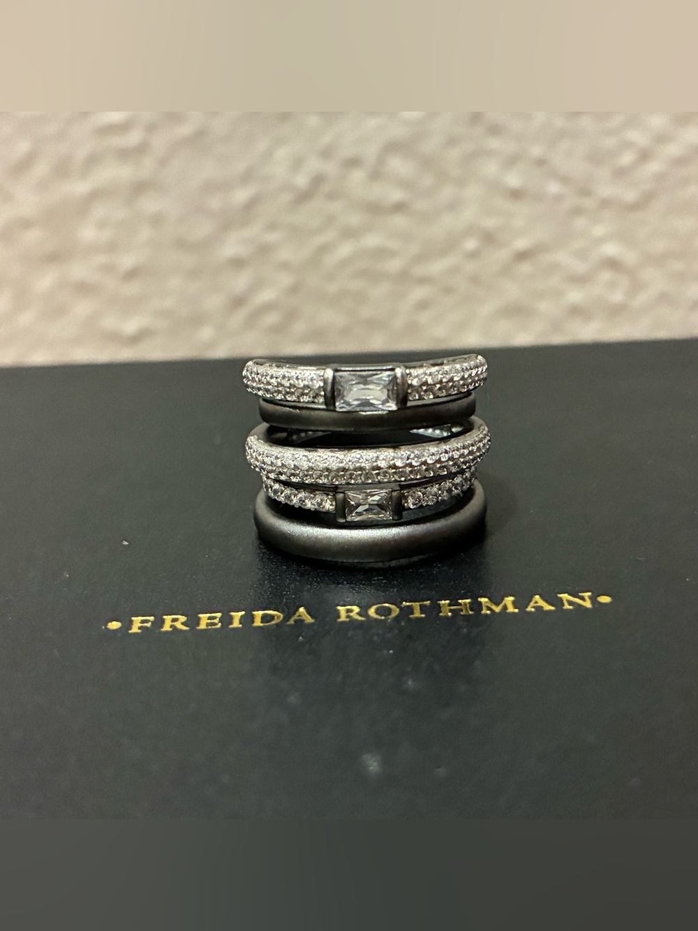 Freida Rothman black statement ring Sz 5
925 Sterling Silver